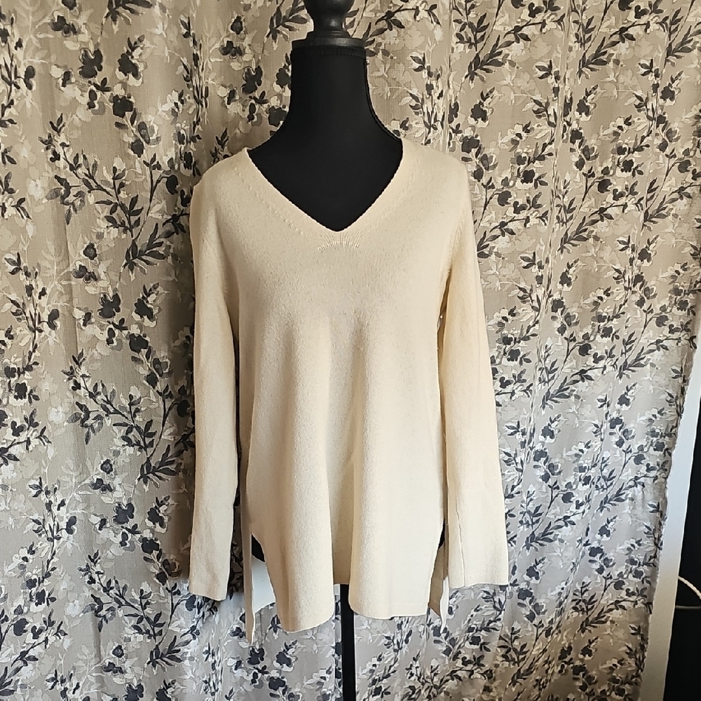 Eileen Fisher Elegant Cashmere Cream V-Neck Sweater
